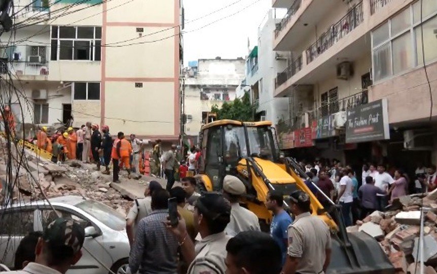 Delhi building collapse: PM Modi condoles deaths, prays for speedy recovery of injured