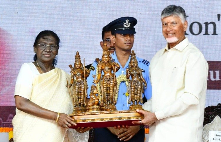 President Murmu Inaugurates National SARAS Mela 2026 in Vijayawada