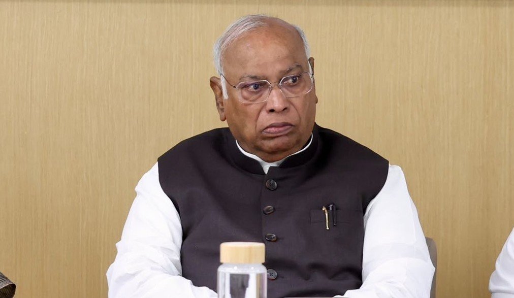 ‘We are satisfied for now’: Kharge on INDIA bloc’s meeting with President Murmu