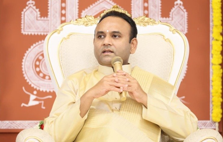 ‘Nothing Surpasses a Mother’: Sadguru Madhusudan Sai at Navaratri Celebrations