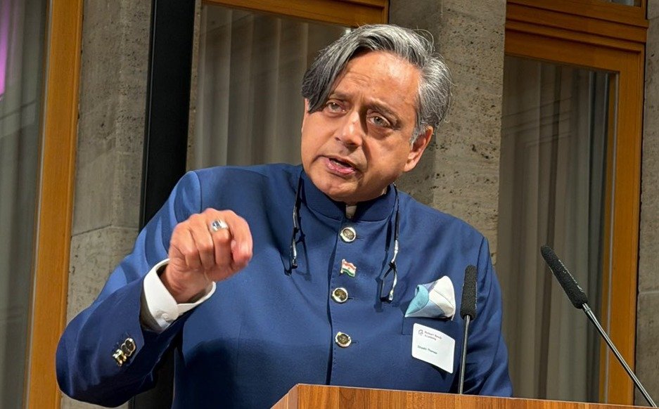 Tharoor Slams Delhi Crackdown on Protesters, Questions Restrictions on Movement